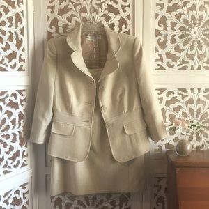 Superbly made Suit👡